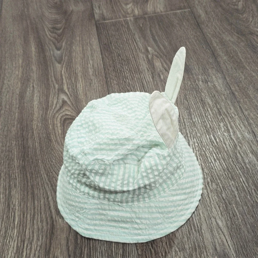 Tommy Bahama Baby Boy 12M‎ Seersucker Shorts Suspenders Hat Bunny Shirt Set 3pc